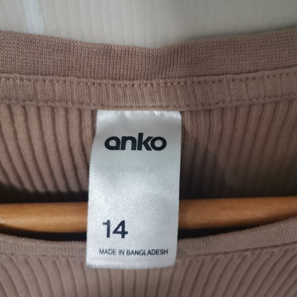 Taupe Ribbed T-shirt - Picture 4 of 5